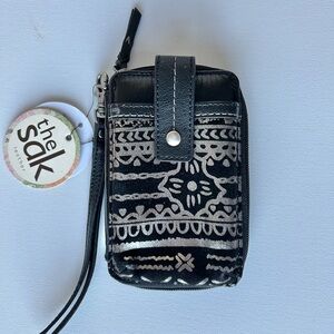 The Sak Iris Smartphone Wristlet